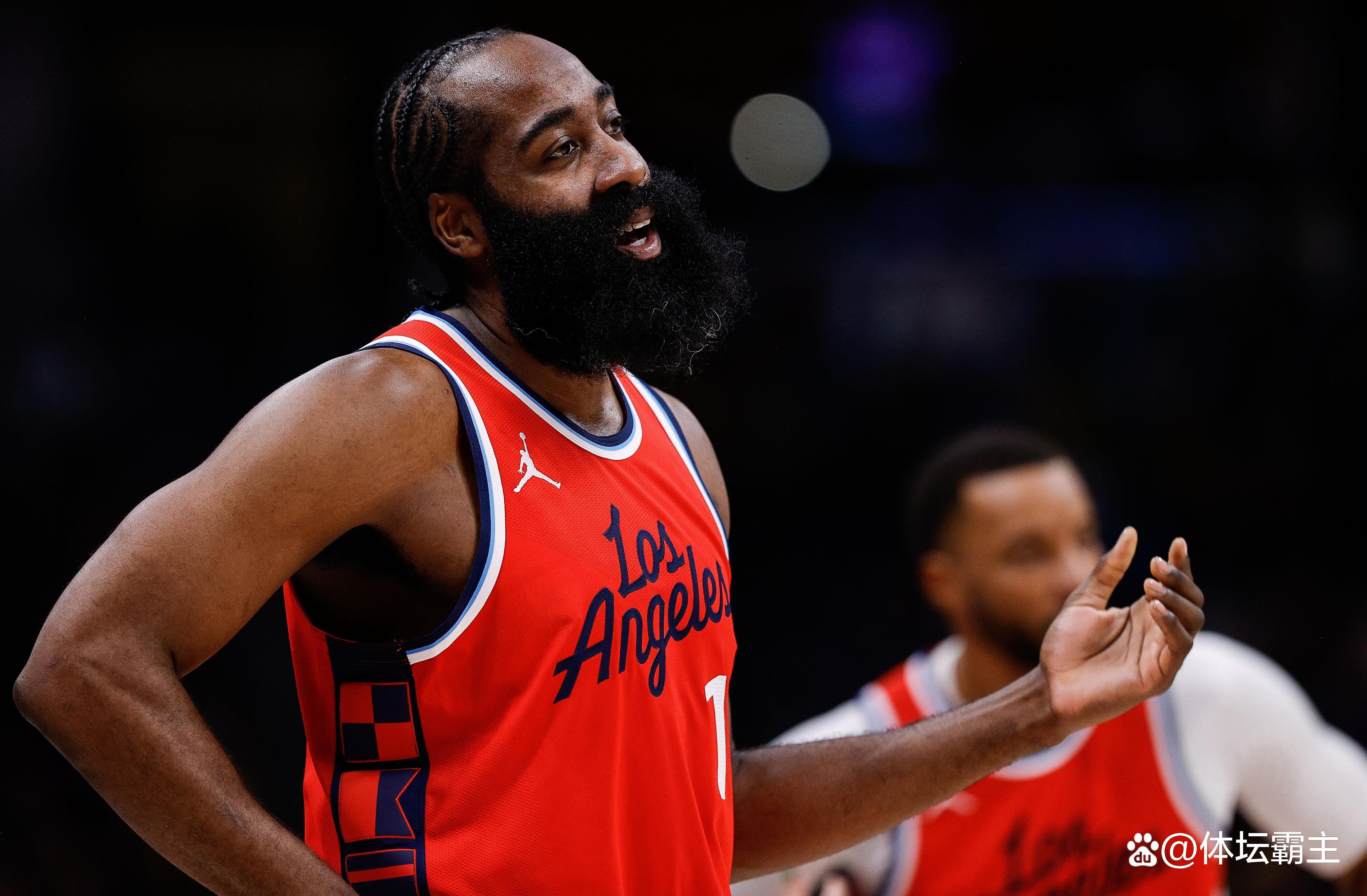 开云APP-凯尔特人逆转76人，伦纳德惊艳四座