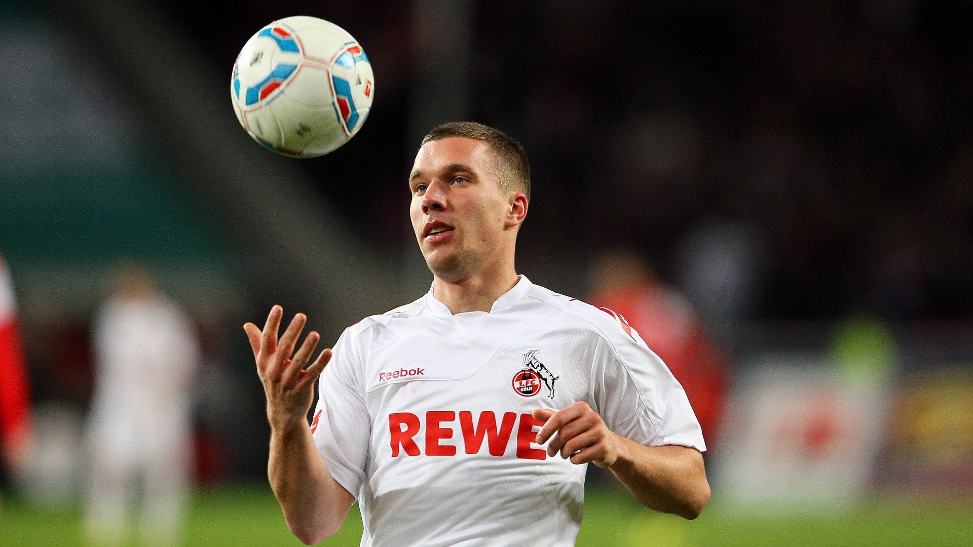 凯塞多接管意甲，瑞士淘汰赛过关，足球的小国叙事正在被重写