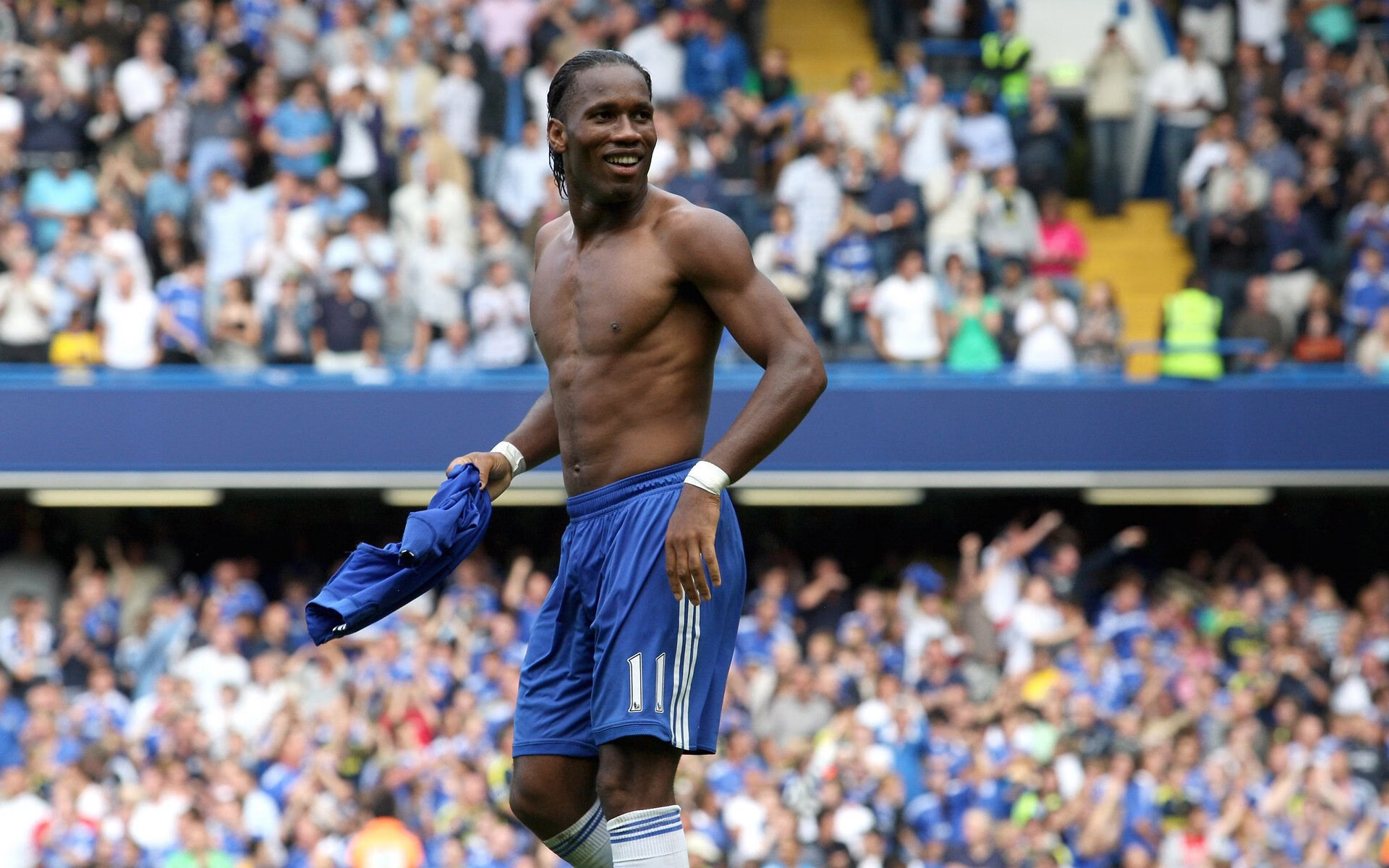 意甲焦点战硝烟未散，皇马横扫马里警示欧洲，足球战争从未停歇