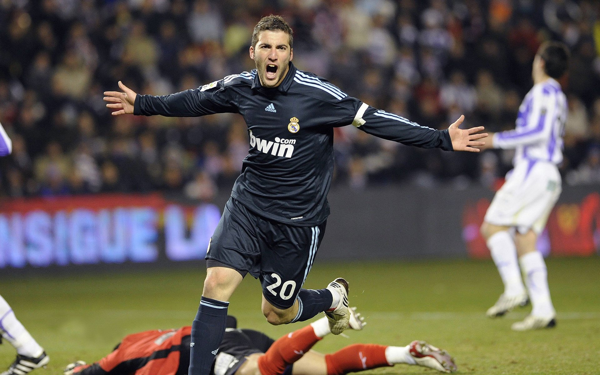 开云平台-意甲焦点战，战术博弈与意志较量，热火式胜利的足球启示